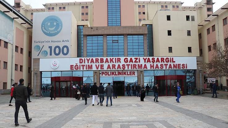 Diyarbakırda çatıdan düşen çocuk hayatını kaybetti !