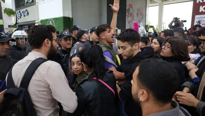 Dicle Üniversitesi öğrencileri Zeren Ertaş için eylemde 