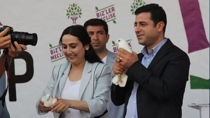 Demirtaş ve Yüksekdağ: Dışarıda olsak elbette barışa katkı sağlarız