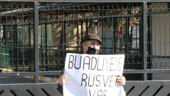 Diyarbakır Adliyesi önünde ‘rüşvet var’ eylemi