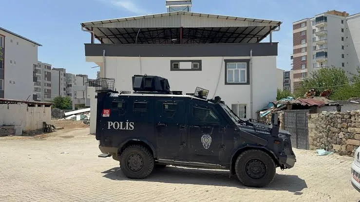 Diyarbakır’da Aile İçi Şiddet: Genç, Babasını Çekiçle Ağır Yaraladı