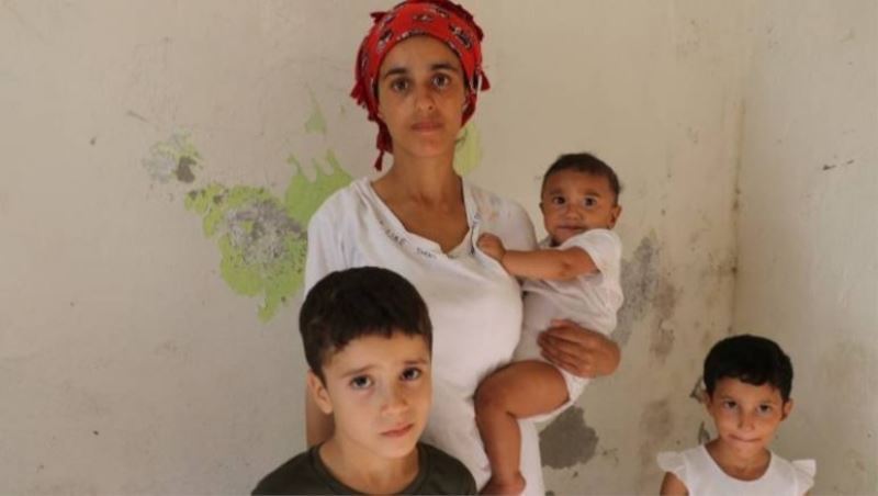 Diyarbakır’da 3 çocuğuyla elektriksiz evde yaşayan aile yürek burkuyor 